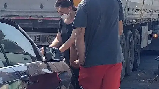 Spor otomobili ile Bodrum'da kaza yaptı