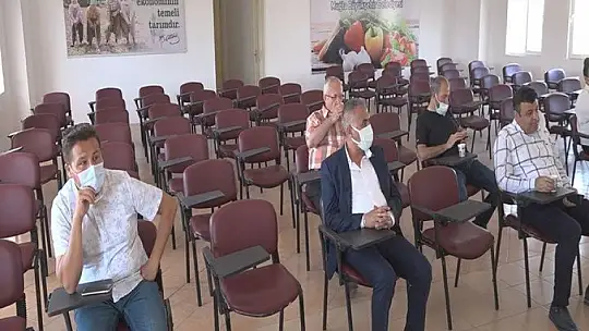 MKYK Üyesi Hıdır üreticileri ziyaret edip, sorunları dinledi