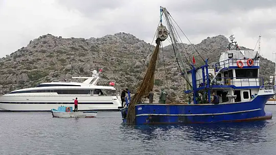 SUALTI ARKEOLOJİ KAZISI İÇİN BALIKÇI AĞLARI TEMİZLENDİ