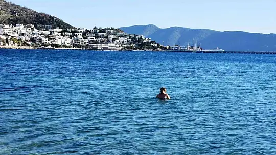 Şubat ayında deniz keyfi: Güneşi gören sahile koştu