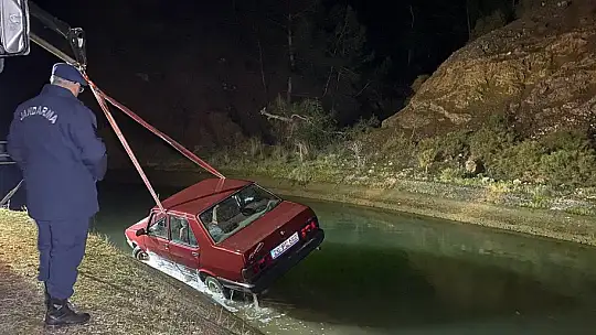 Sulama kanalına düşen otomobilin sürücüsü hayatını kaybetti