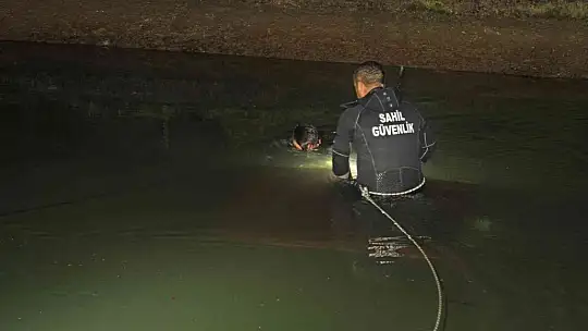 Sulama kanalına düşen otomobilin sürücüsü hayatını kaybetti