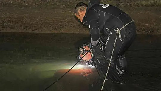 Sulama kanalına düşen otomobilin sürücüsü hayatını kaybetti