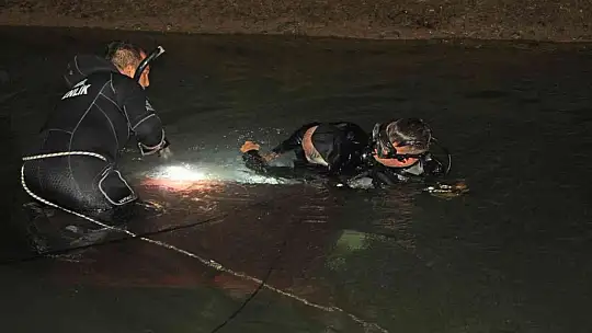 Sulama kanalına düşen otomobilin sürücüsü hayatını kaybetti