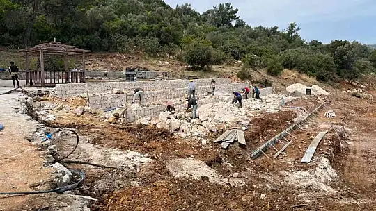 TABİAT PARKINDA DOĞAYA VERİLEN ZARARI BELEDİYE EKİPLERİ ÖNLEDİ