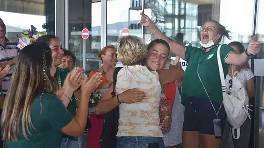 Tarihe geçen Aysu'ya davullu zurnalı karşılama