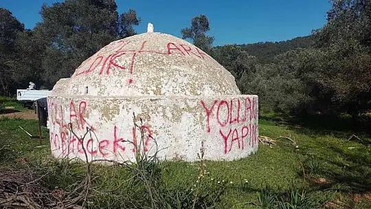 Tarihi su sarnıcını eylem duvarına çevirdiler