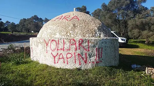 Tarihi su sarnıcını eylem duvarına çevirdiler