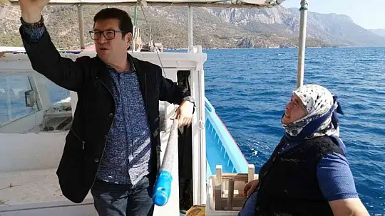 Tarım İl Müdürü, balıkçı kadınları sorunlarını teknede dinledi