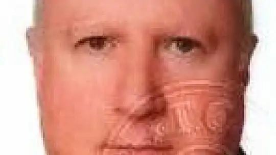 TARLAYA DEVRİLEN ARAÇTAN SAVRULARAK YAŞAMINI YİTİRDİ