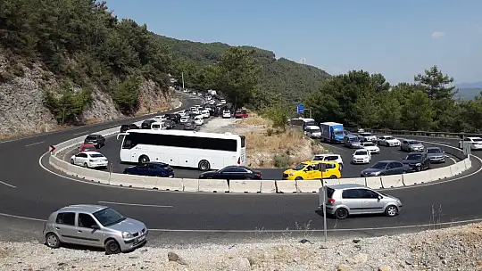 Tatilcilerin dönüş çilesi devam ediyor