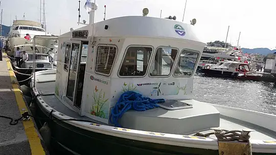 Tekne atıklarını toplayarak denizlerin kirlenmesini önleyen dernek, çevreciler ile buluştu