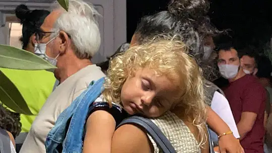 Termik santral çevresindeki yerleşim yerlerinde yaşayanlar kara ve deniz yolu ile tahliye edildi