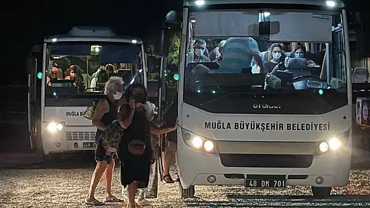 Termik santral çevresindeki yerleşim yerlerinde yaşayanlar kara ve deniz yolu ile tahliye edildi