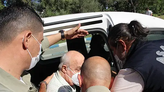 Teslim olan Çetin Doğan sağlık kontrolü için hastaneye götürüldü