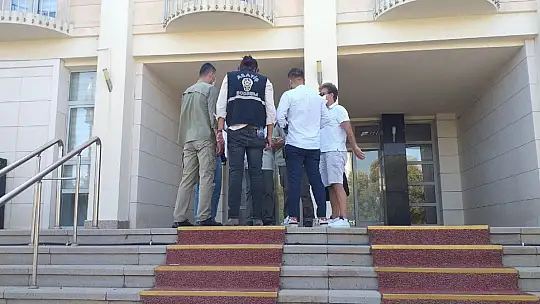 Teslim olan Çetin Doğan sağlık kontrolü için hastaneye götürüldü