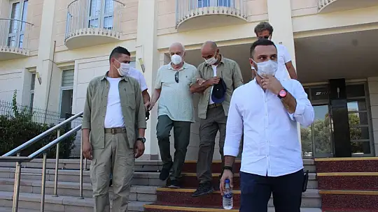 Teslim olan Çetin Doğan sağlık kontrolü için hastaneye götürüldü