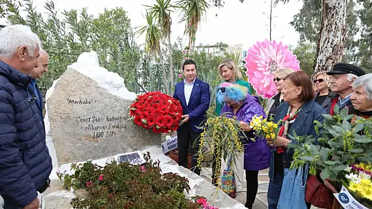 'Merhaba', logosunu arıyor