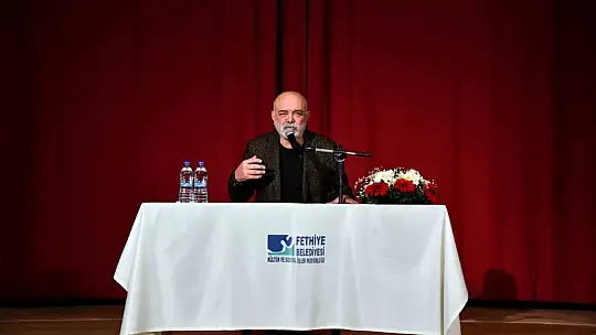 SÖYLEŞİ VE TİYATROYA BÜYÜK İLGİ