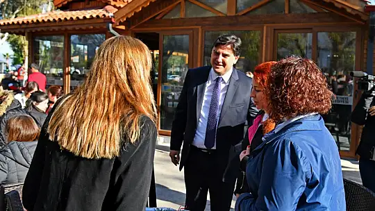 BELEDİYENİN KADIN PERSONELİ KAHVALTIDA BİR ARAYA GELDİ