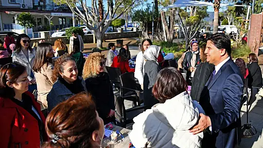 BELEDİYENİN KADIN PERSONELİ KAHVALTIDA BİR ARAYA GELDİ