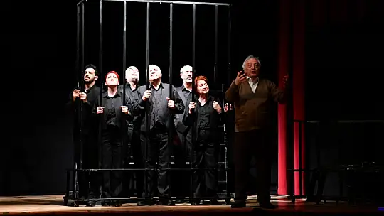 MEMLEKETİN KISMETİ TİYATRO OYUNU BÜYÜK İLGİ GÖRDÜ