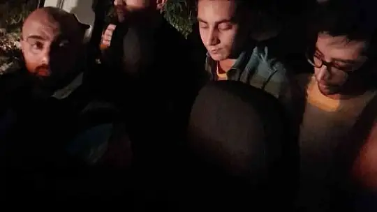 Ticari araçla yasadışı yollarla yurtdışına çıkmaya hazırlanan 10 düzensiz göçmen yakalandı