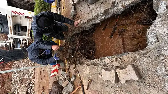 Tıkanan dereler temizleniyor