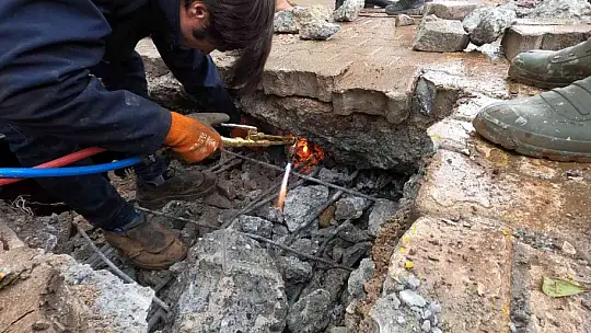 Tıkanan dereler temizleniyor