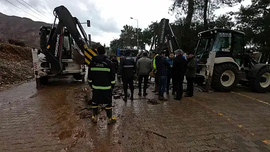 Tıkanan dereler temizleniyor