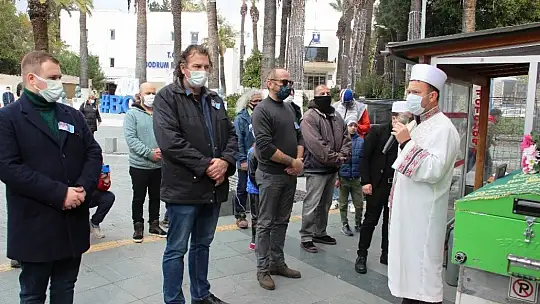 Tiyatro oyuncusu Atilla Pekdemir son yolculuğuna uğurlandı