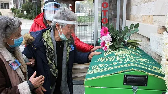 Tiyatro oyuncusu Atilla Pekdemir son yolculuğuna uğurlandı