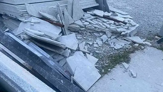 Tonlarca mermerin altında kalarak can verdi