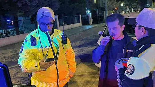 TRAFİKÇİLERDEN UYUŞTURUCU TEST KİTLİ DENETİM