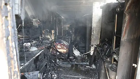 Tüpü çakmakla kontrol ederken evini yaktı küle dönen evde tek yanmayan ise Kur'an-ı Kerim oldu