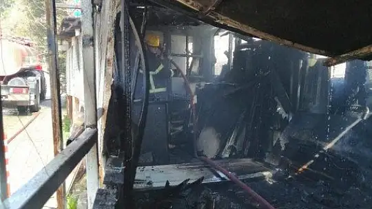 Tüpü çakmakla kontrol ederken evini yaktı küle dönen evde tek yanmayan ise Kur'an-ı Kerim oldu