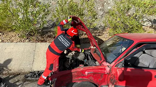 TUR OTOBÜSÜ KAZA YAPTI: 1'İ AĞIR 10 YARALI