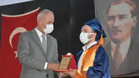 Turizm ve sağlıkçılara mezuniyet töreni