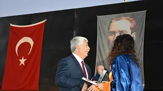 Turizm ve sağlıkçılara mezuniyet töreni