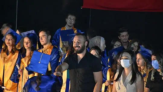 Turizm ve sağlıkçılara mezuniyet töreni