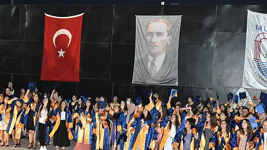 Turizm ve sağlıkçılara mezuniyet töreni
