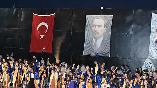 Turizm ve sağlıkçılara mezuniyet töreni