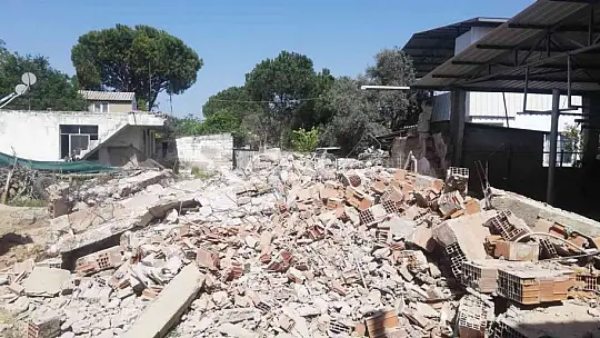 Tuzla Sulak Alanı'na inşaat izni veren Milas Belediyesi kaçak yapılarla mücadele başlattığını açıkladı