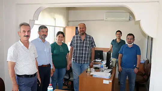 Uçak okulları ziyaret ediyor