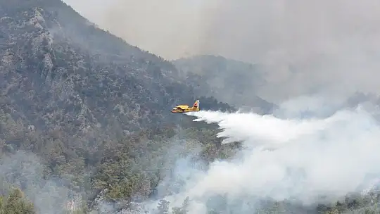Uçakların biri gidip, biri geliyor