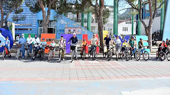 Uçurtmalar Gökyüzünü Renklendirdi