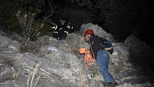 Ünlü iş adamı kayalıklardan düştü, 8 saatte kurtarıldı