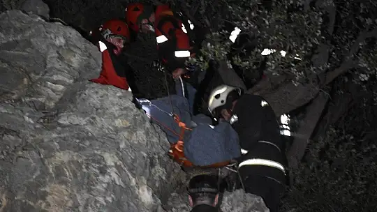 Ünlü iş adamı kayalıklardan düştü, 8 saatte kurtarıldı