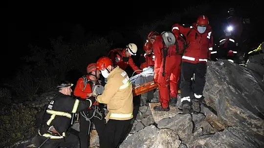 Ünlü iş adamı kayalıklardan düştü, 8 saatte kurtarıldı