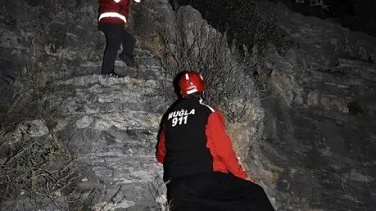 Ünlü iş adamı kayalıklardan düştü, 8 saatte kurtarıldı